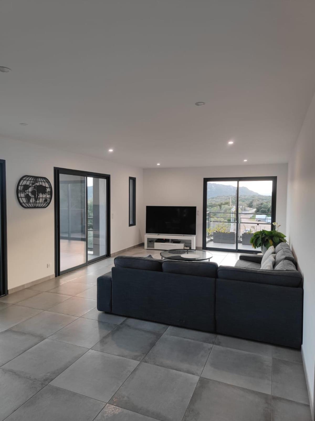 Bel Appartement Spacieux A Porto-Vecchio, 10Min A Pieds Du Centre Ville מראה חיצוני תמונה